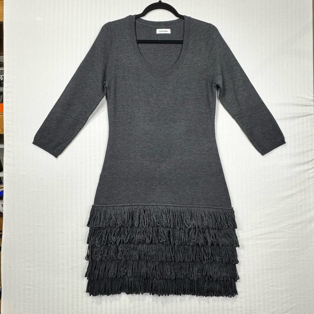 Calvin Klein Elegant Gray Knit Fringe Mini Dress Women’s Size Medium Scoop Neck